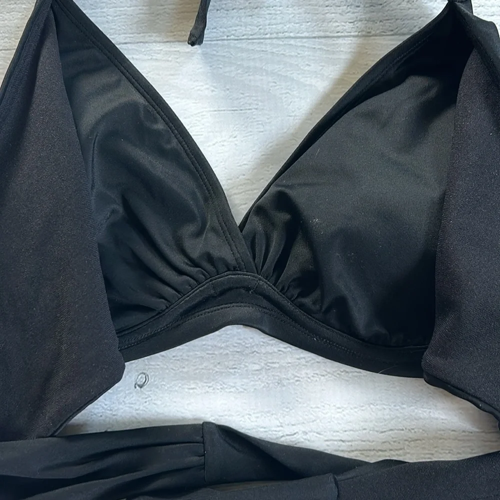 Athleta Wrap Bikini Top Sz 36 B/C‎ Black